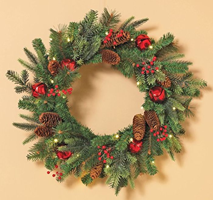 Diy pre lit artificial christmas wreaths ideas  a listly list Diy pre lit artificial christmas wreaths ideas  a listly list