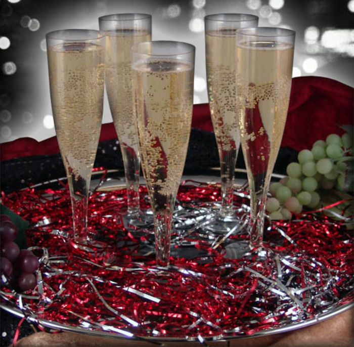 Best Bulk Clear Plastic Champagne Flutes - Disposable ...