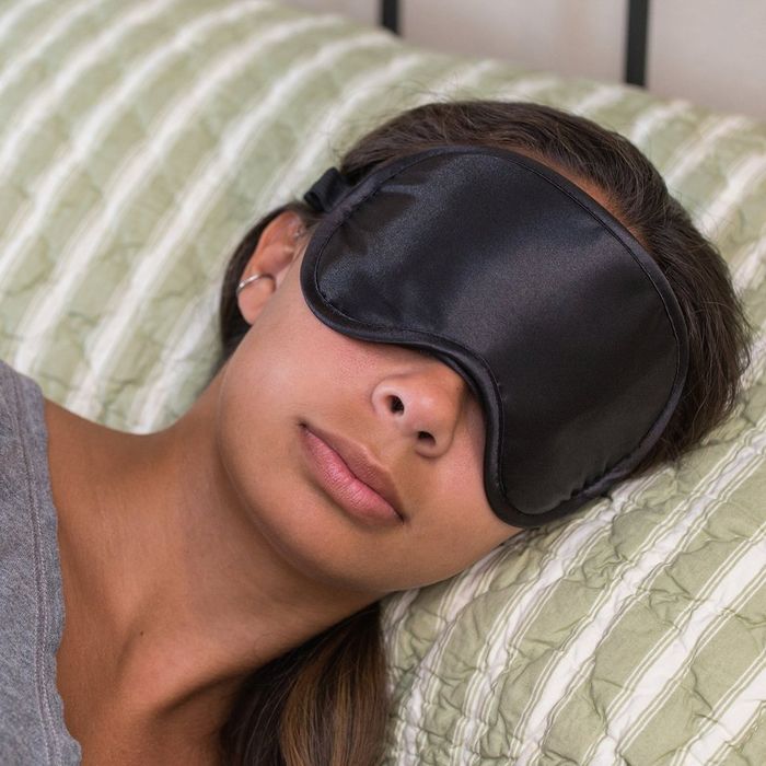 benefits-of-sleeping-with-eye-mask-eye-care-info-point-a-guide-to