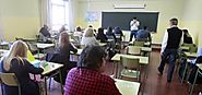 Sindicatos e interinos urgen a Educación que concrete las nuevas plazas por especialidades