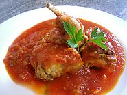 CONEJO CON TOMATE