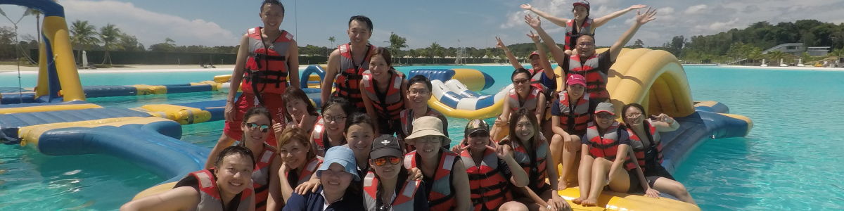 Headline for Explore a unique side of Singapore with Adventour's best private tours - perfect for families and friends!